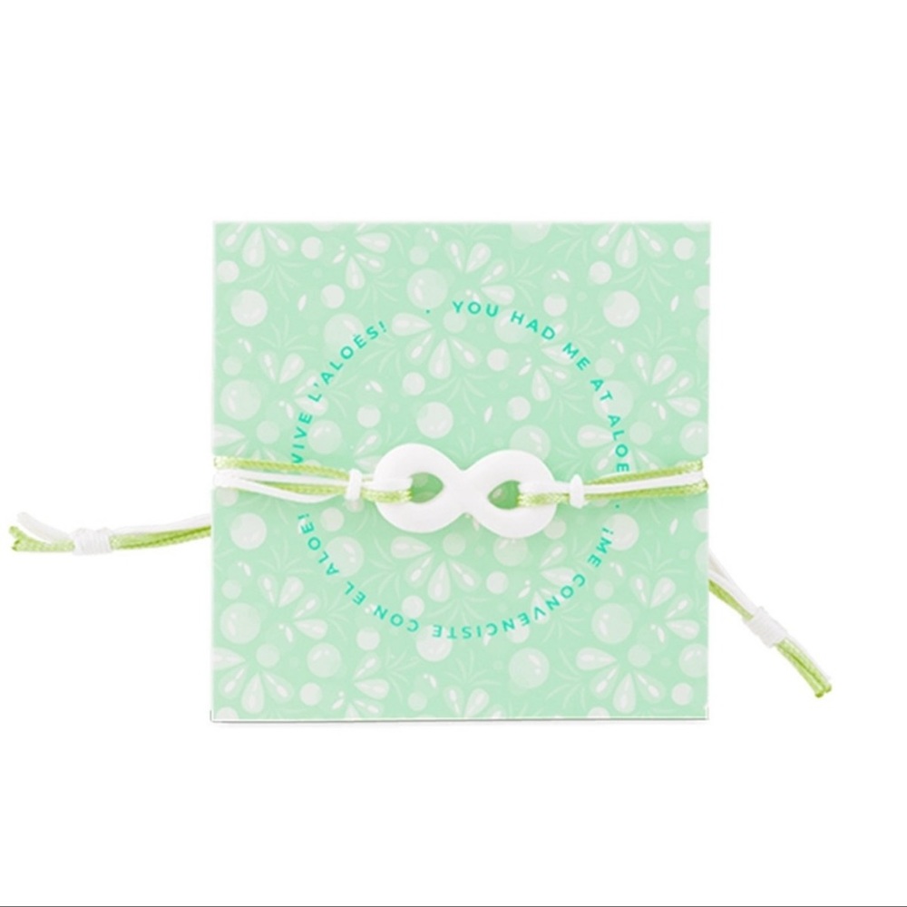 NEW SCENTSY CERAMIC INFINITY CHARM BRACELET SCENTED ALOE & CUCUMBER